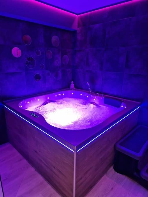 L'Ecrin Duplex Balneo & Sauna Троа Екстериор снимка